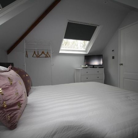Ryefield Cottage - Luxurious Self-Catered Holiday Cottage With A Log Burner Chichester Exterior photo